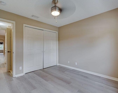 6183 Floral Lakes Drive - Photo Thumbnail 17