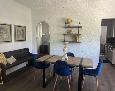 2911 Fairway Drive - Photo Thumbnail 2
