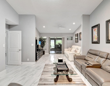 10927 Dolphin Palm Court - Photo Thumbnail 4