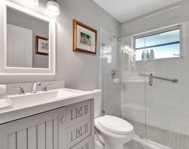 10927 Dolphin Palm Court - Photo Thumbnail 23