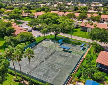 10927 Dolphin Palm Court - Photo Thumbnail 31