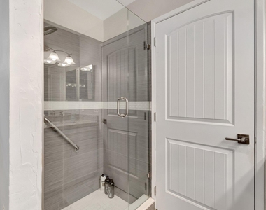 10927 Dolphin Palm Court - Photo Thumbnail 18