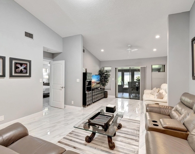 10927 Dolphin Palm Court - Photo Thumbnail 3