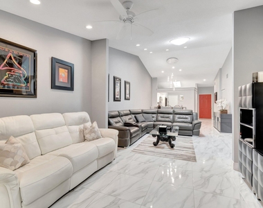 10927 Dolphin Palm Court - Photo Thumbnail 7