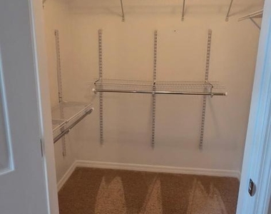 2135 19th Avenue Sw - Photo Thumbnail 15