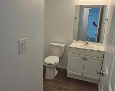 2135 19th Avenue Sw - Photo Thumbnail 18