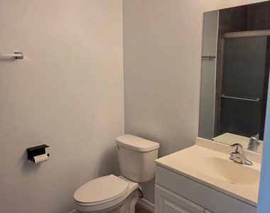 2135 19th Avenue Sw - Photo Thumbnail 17