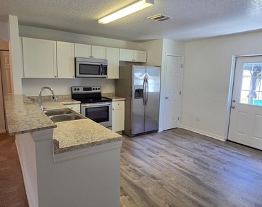 2135 19th Avenue Sw - Photo Thumbnail 3