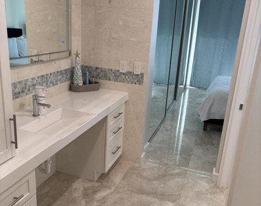 9940 S Ocean Drive - Photo Thumbnail 11