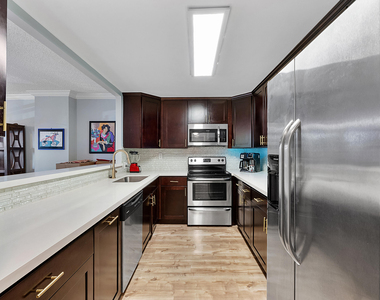 10777 W Sample Road - Photo Thumbnail 5
