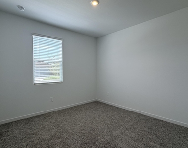 37406 W San Clemente Street - Photo Thumbnail 5