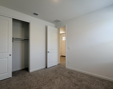 37406 W San Clemente Street - Photo Thumbnail 9