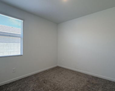 37406 W San Clemente Street - Photo Thumbnail 8