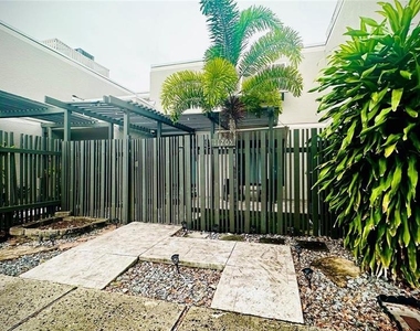 11205 Nw 15th Street - Photo Thumbnail 21