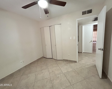 4014 W Christy Drive - Photo Thumbnail 11
