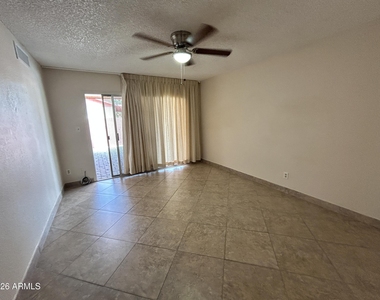 4014 W Christy Drive - Photo Thumbnail 8