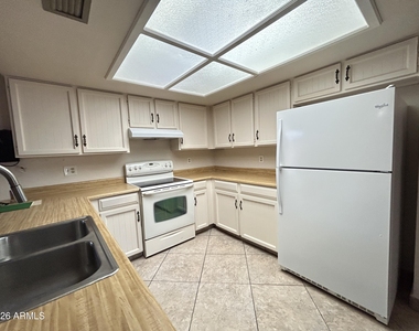 4014 W Christy Drive - Photo Thumbnail 6