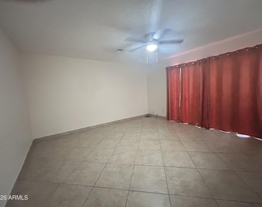 4014 W Christy Drive - Photo Thumbnail 7