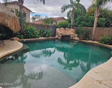 16833 W Bradford Way - Photo Thumbnail 2
