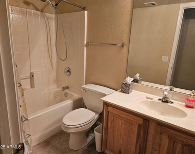 16833 W Bradford Way - Photo Thumbnail 10