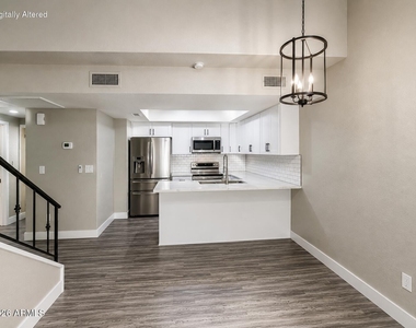 819 N College Avenue - Photo Thumbnail 4