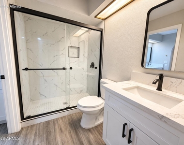 819 N College Avenue - Photo Thumbnail 6