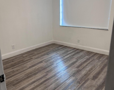 8017 Nw 27th Court - Photo Thumbnail 10