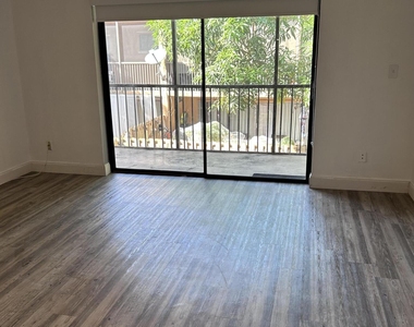 8017 Nw 27th Court - Photo Thumbnail 8