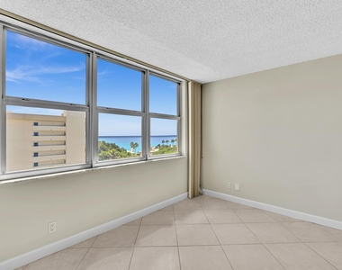 1150 Hillsboro Mile - Photo Thumbnail 41