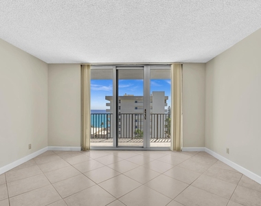 1150 Hillsboro Mile - Photo Thumbnail 38