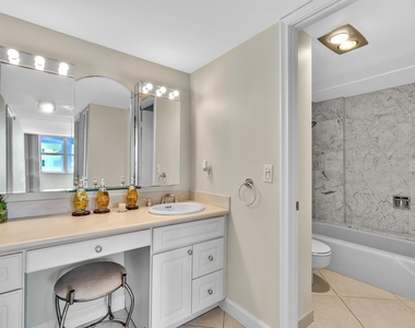 1150 Hillsboro Mile - Photo Thumbnail 43