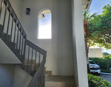 30 Pelican Pointe Drive - Photo Thumbnail 1