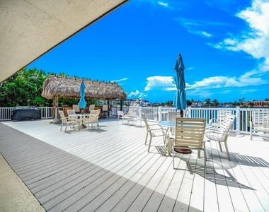30 Pelican Pointe Drive - Photo Thumbnail 16