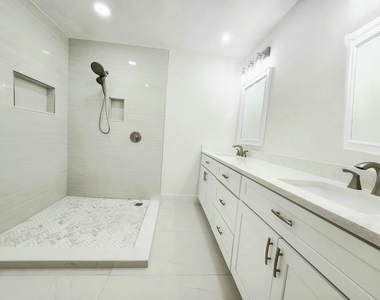 30 Pelican Pointe Drive - Photo Thumbnail 30