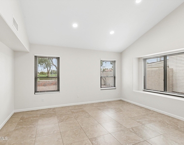 6756 W Morrow Drive - Photo Thumbnail 18