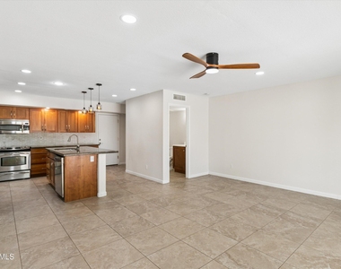 6756 W Morrow Drive - Photo Thumbnail 16