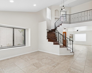 6756 W Morrow Drive - Photo Thumbnail 8