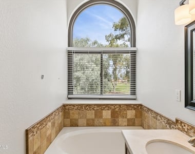 6756 W Morrow Drive - Photo Thumbnail 37