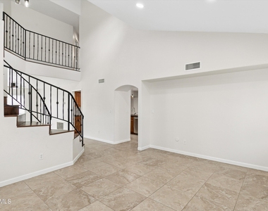 6756 W Morrow Drive - Photo Thumbnail 7