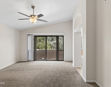 6756 W Morrow Drive - Photo Thumbnail 27