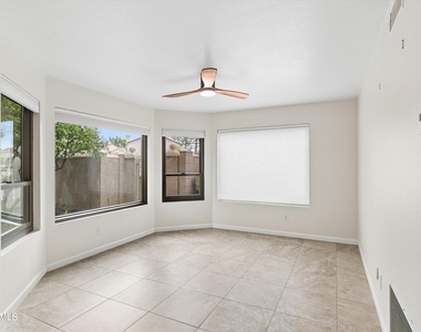 6756 W Morrow Drive - Photo Thumbnail 9