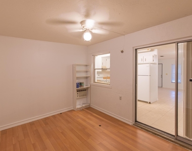 1348 Riverside Circle - Photo Thumbnail 5