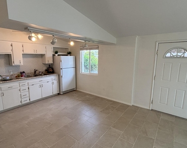 10606 W Oakmont Drive - Photo Thumbnail 4