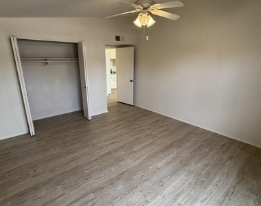 10606 W Oakmont Drive - Photo Thumbnail 14
