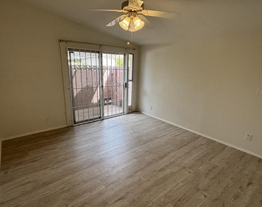 10606 W Oakmont Drive - Photo Thumbnail 13