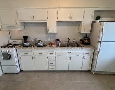 10606 W Oakmont Drive - Photo Thumbnail 5