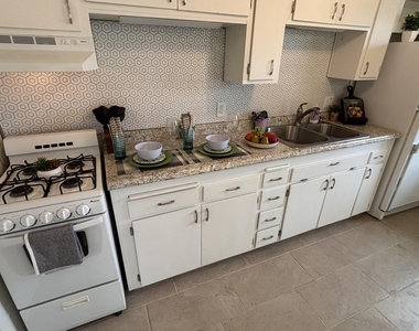 10606 W Oakmont Drive - Photo Thumbnail 6