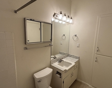 10606 W Oakmont Drive - Photo Thumbnail 17