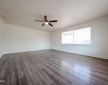 2919 E Oak Place - Photo Thumbnail 7