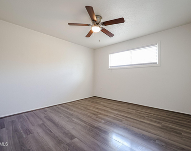 2919 E Oak Place - Photo Thumbnail 18